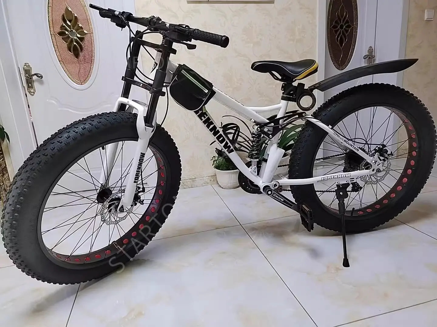 26 Inch 4.0 New Design 4.0 Fat Bike Snow Mountain Bike New Beach Cruiser Bike